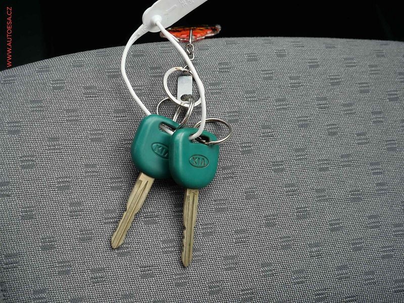 Kia Rio (2005) 1.3i - fotka 13 z 13
