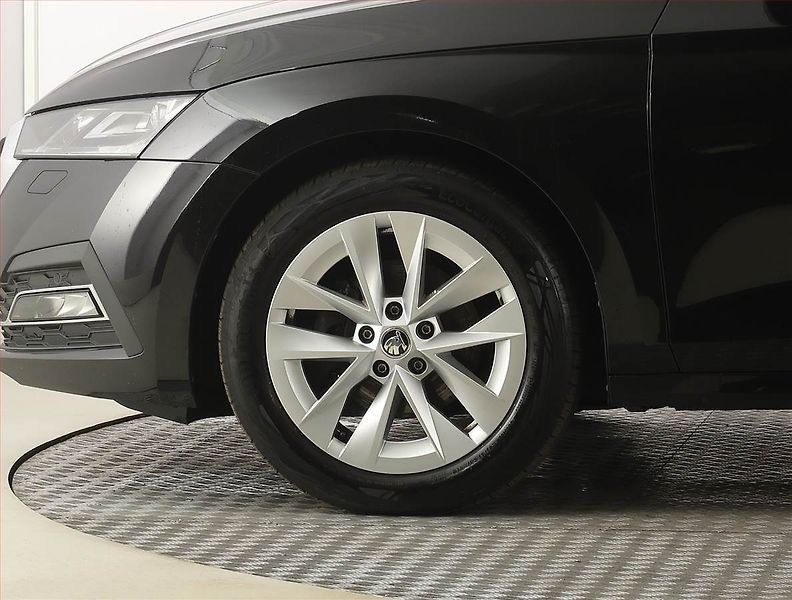 Škoda Octavia (2023) Ambition 2.0 TDI, Automat - fotka 15 z 31
