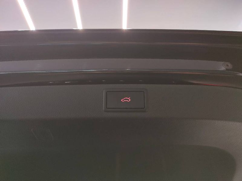 Škoda Karoq (2021) Sportline 2.0 TSI 4x4 (140kW/1 - fotka 27 z 31