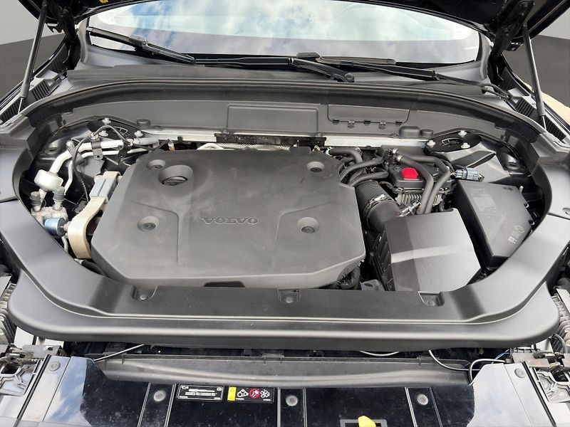Volvo XC60 (2020) Momentum Pro B4 4x4 1.majitel - fotka 21 z 30