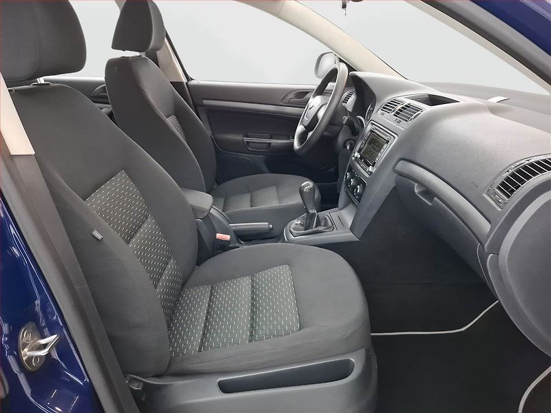 Škoda Octavia (2012) 1.6 TDI, po STK, Tažné - fotka 9 z 13
