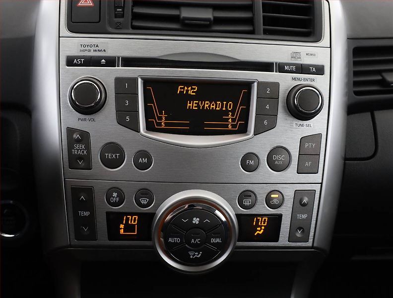 Toyota Verso (2011) 1.8 Valvematic, Automat, ČR - fotka 15 z 17
