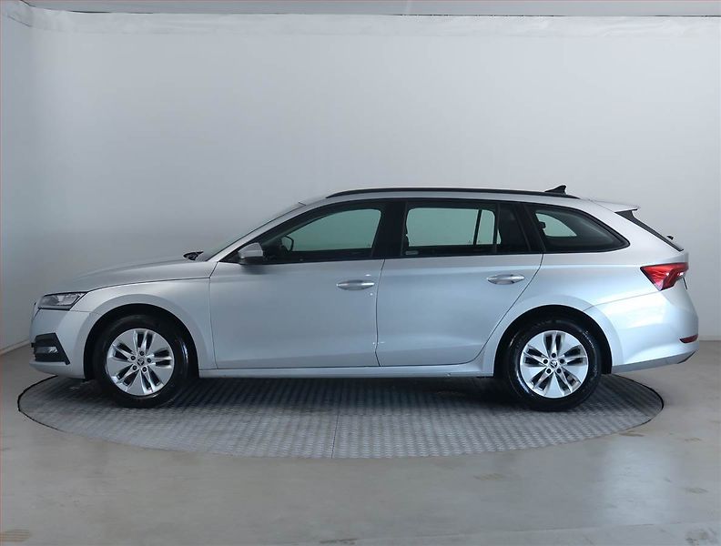 Škoda Octavia (2023) Ambition 2.0 TDI, ČR,1.maj - fotka 3 z 18