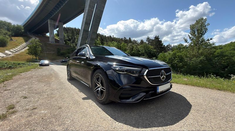 Mercedes-Benz Třídy E (2023) E220d, AMG, TOP výbava, záruk - fotka 1 z 18