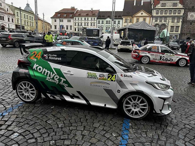 Tragédie, která se odehrála v rámci 58. ročníku Rallye Šumava, kdy po nehodě zemřela navigátorka Alena Krejčíková (41), nezasáhla jen příznivce rallye, ale její kamarády, jelikož byla na Klatovsku doma.