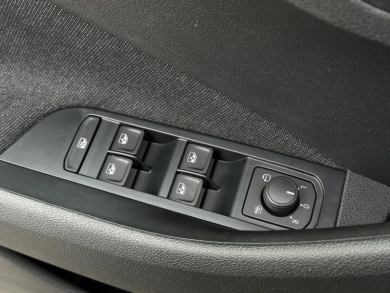 Škoda Kamiq 1.5TSi DSG 150PS LED V.Cockpit - fotka 15 z 35