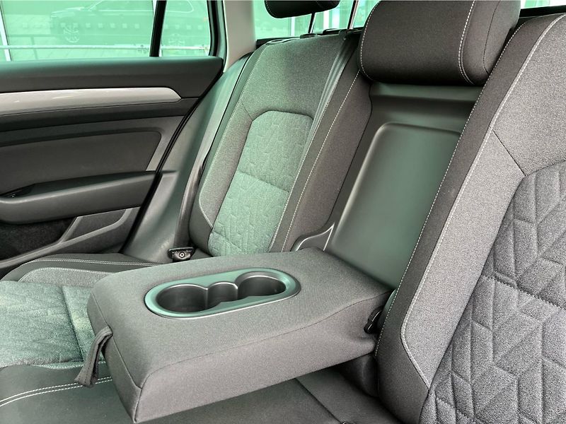 Volkswagen Passat Business 2.0 TDI 110 kW DSG Va - fotka 24 z 28