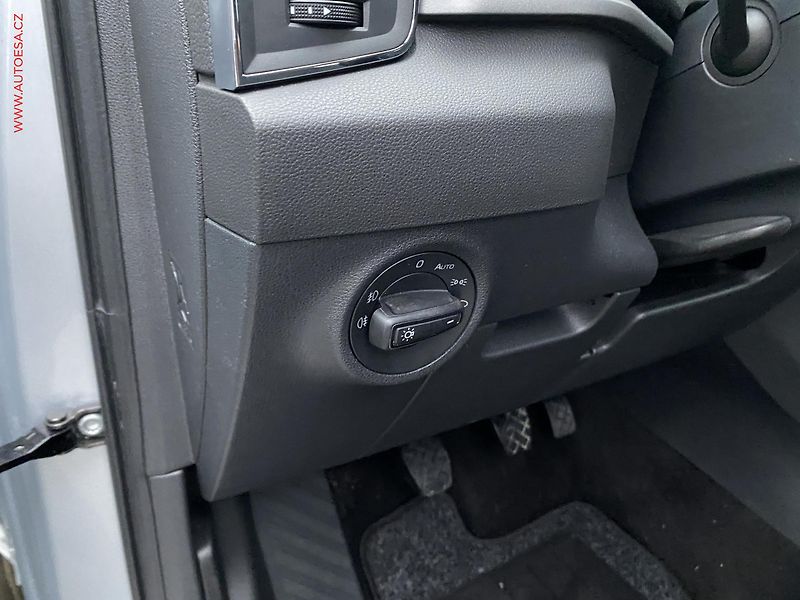 Škoda Karoq (2017) 2.0 TDi 4x4, Ambition - fotka 15 z 17