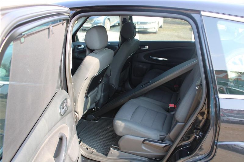 Ford S-MAX 2,0 TDCi  SERVISKA, AUTOMAT - fotka 11 z 31