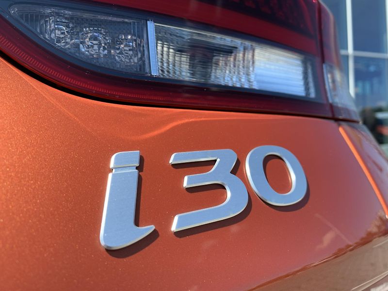 Hyundai i30 WG FAMILY 1.5 T-GDi 103kW DCT - fotka 23 z 29