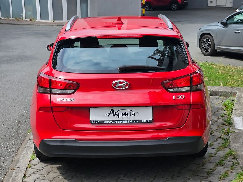Hyundai i30 1.5i Start Plus, 1.maj. - fotka 4 z 29