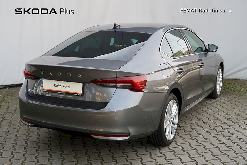 Škoda Octavia (2024) Top Selection 2.0 TDI 110 kW D - fotka 2 z 28