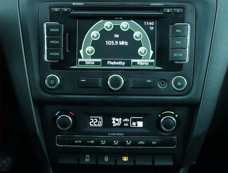 Škoda Rapid (2013) Ambition 1.6 TDI, Serv.kniha - fotka 12 z 17