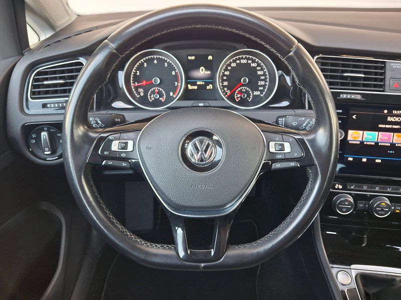 Volkswagen Golf (2020) Variant HighLine 1,5TSi 110kW - fotka 15 z 35