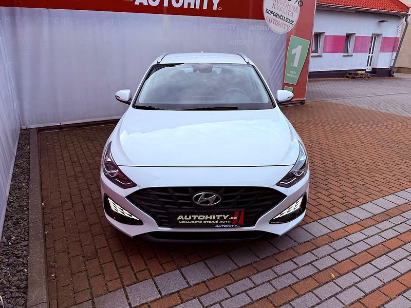 Hyundai i30 1.5i DPi Comfort, ČR, 1.Maj - fotka 2 z 23