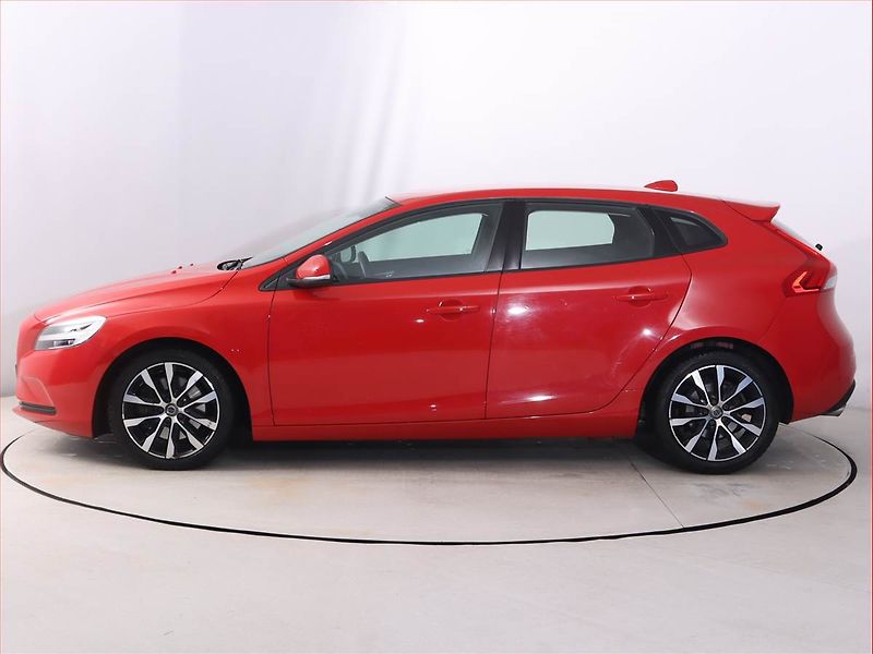 Volvo V40 (2019) 1.5 T3, Automat, Serv.kniha - fotka 3 z 19