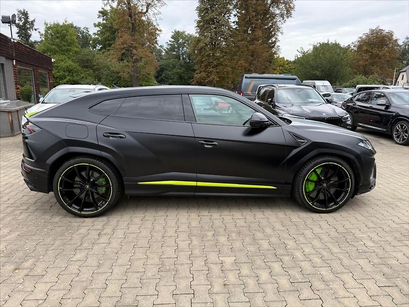 Lamborghini Urus 4.0 V8 Ceramic - fotka 2 z 25