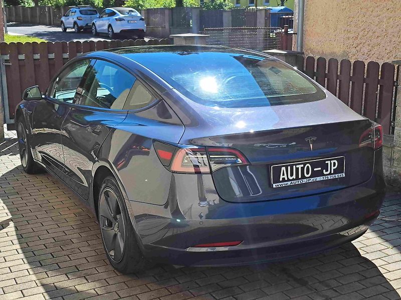 Tesla Model 3 RWD LED ACC 18ALU NAVI SOH91%  - fotka 5 z 16
