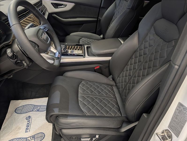 Audi Q7 3.0 TDI 50 s Line - fotka 17 z 35