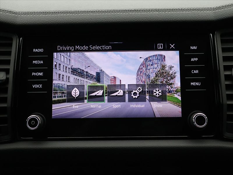 Škoda Kodiaq 2,0 TDI 147kW 4x4 CZ Sportline - fotka 30 z 44