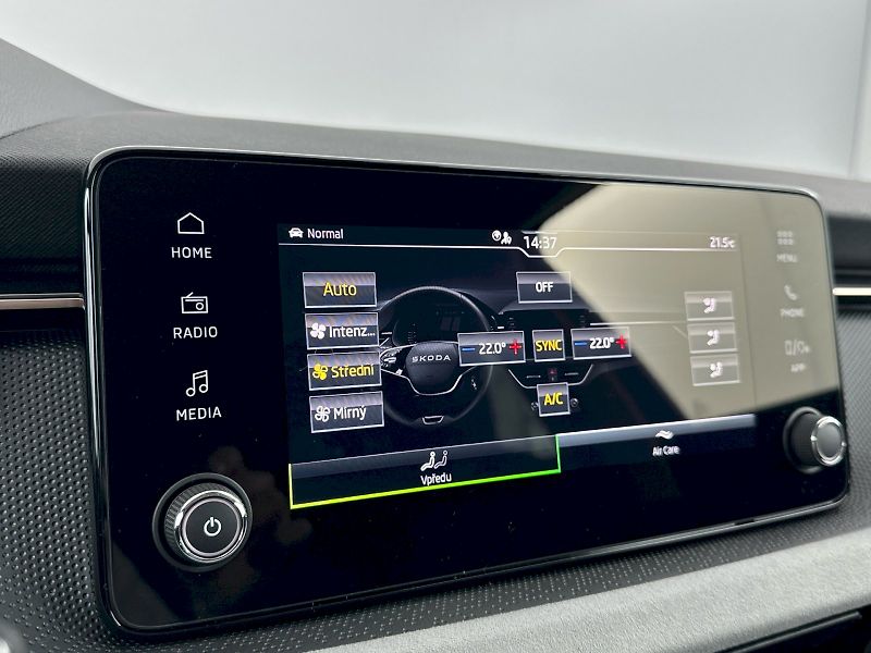 Škoda Scala (2025) 1.0TSI 85kW Top Selection - fotka 18 z 32