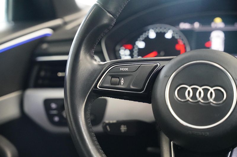 Audi A4 - fotka 16 z 28