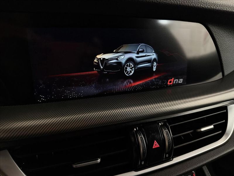 Alfa Romeo Stelvio VELOCE 154kW Q4 - fotka 28 z 44