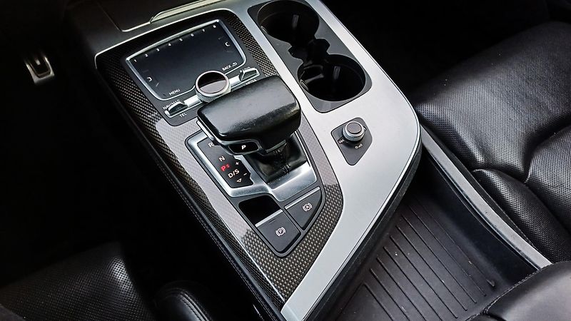 Audi SQ7 S-LINE 4.0 TDI 320kW 7míst. - fotka 35 z 50