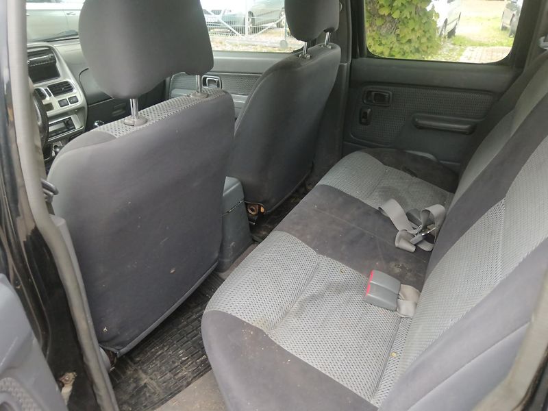 Nissan Navara (2003) 2,5 tdi 4x4 Doublecab - fotka 11 z 16