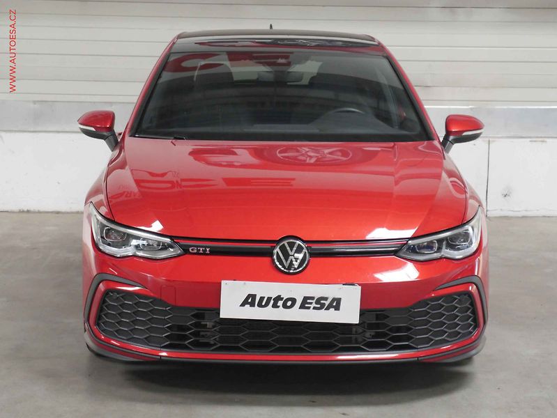 Volkswagen Golf (2021) 2.0 TSi, DSG, LED, kamera - fotka 2 z 24