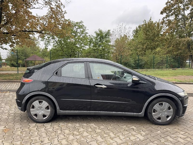 Honda Civic (2008) 1.4 i-DSI 63kW klima - fotka 6 z 13