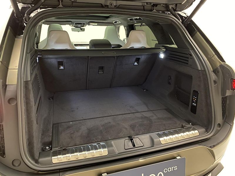 Land Rover Range Rover Sport P635 SV EDITION ONE REZERVACE - fotka 5 z 78