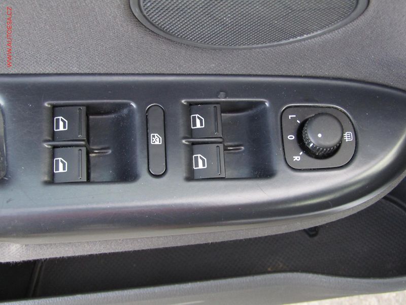 Volkswagen Golf Plus (2005) 1.9 TDi, AC, temp - fotka 11 z 15
