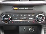 Ford Focus (2020) 1.0 EcoBoost, Tempomat - náhled 16