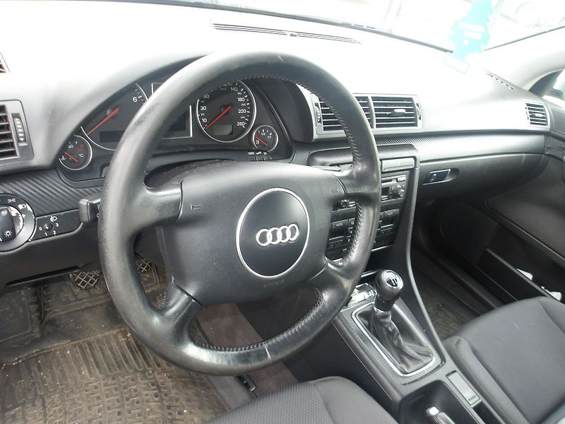 Audi A4 1,8i 110kW NOVÁ SPOJKA ! - fotka 16 z 26