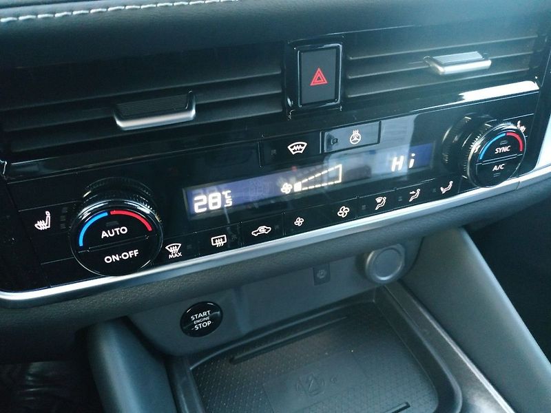Nissan Qashqai 1.3T mHEV AT,2WD, SKLADEM - fotka 22 z 27