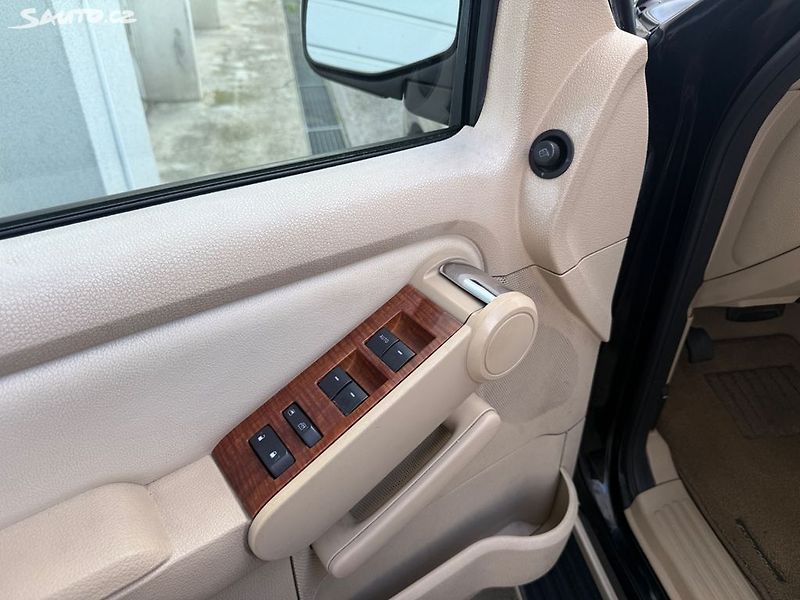 Ford Explorer (2006) V8 4.6i + LPG 217kw Aut Taž 2t - fotka 15 z 21