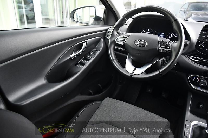Hyundai i30 1.6CRDi SMART KAMERA CARPLAY - fotka 22 z 50