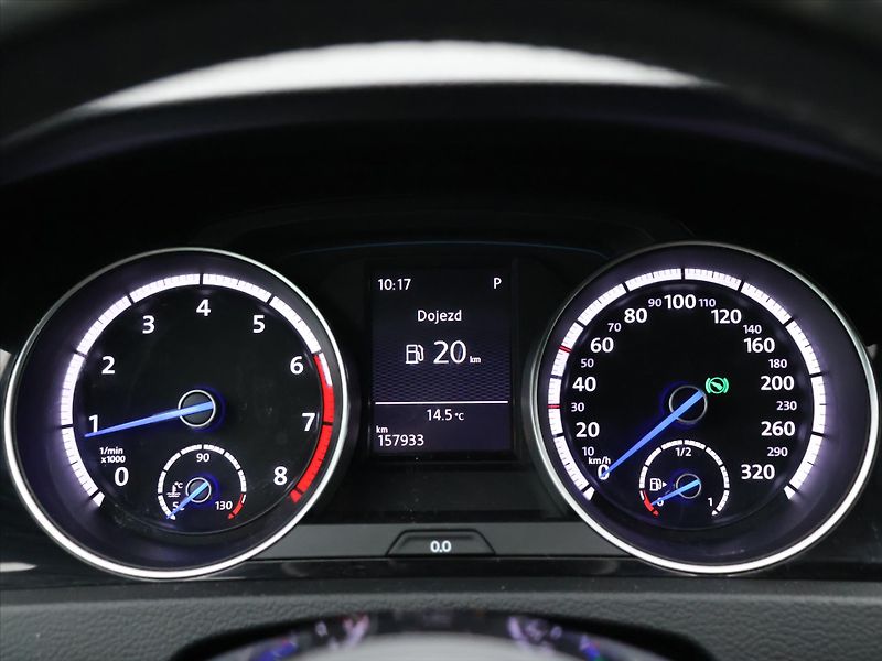 Volkswagen Golf 2,0 TSI R 221kW DSG 4Motion - fotka 16 z 31