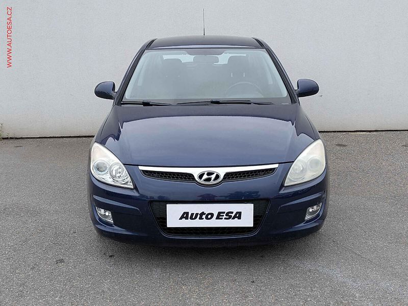Hyundai i30 (2007) 1.4i, ČR, AC, tažné - fotka 2 z 12