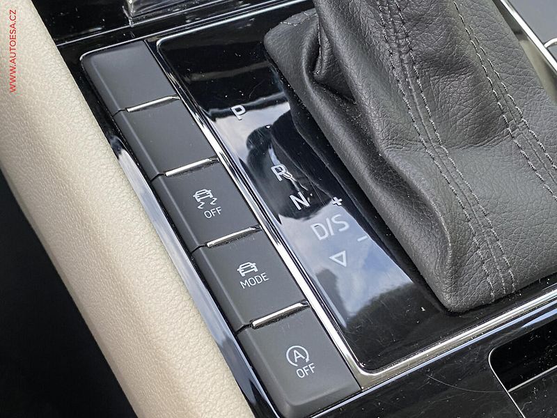 Škoda Superb (2016) 2.0 TDi 4x4, ČR, Style, DSG - fotka 18 z 21