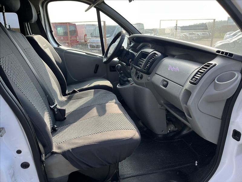 Renault Trafic 1.9 dCi 6.MÍST STK 11/2027 - fotka 10 z 26