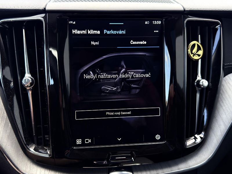 Volvo XC60 T8 AWD RECH.*ULTRA DARK + kola - fotka 47 z 51