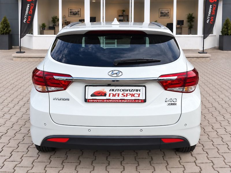 Hyundai i40 (2018) SW 1.7CRDi 104kW -ČR-KAMERA - fotka 7 z 38