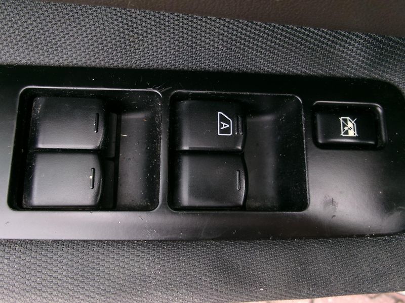 Nissan Qashqai (2007) 2,0i 4WD ALU AC TAŽNÉ BT TEMP - fotka 23 z 29