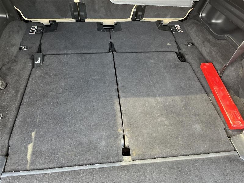 Land Rover Discovery 2,7 TDV6 4X4 AUT NA OPRAVU!! - fotka 25 z 30