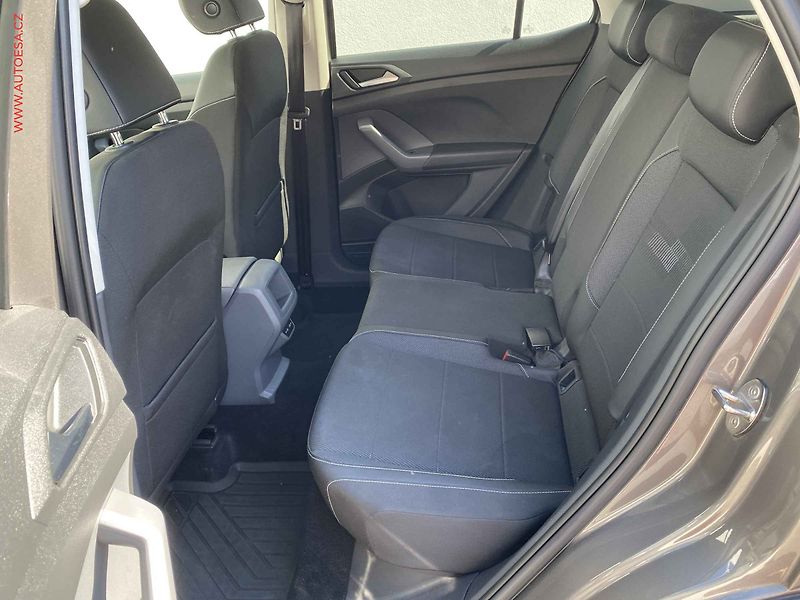 Volkswagen T-Cross (2021) 1.0 TSi, 2.maj,ČR, Style - fotka 10 z 18