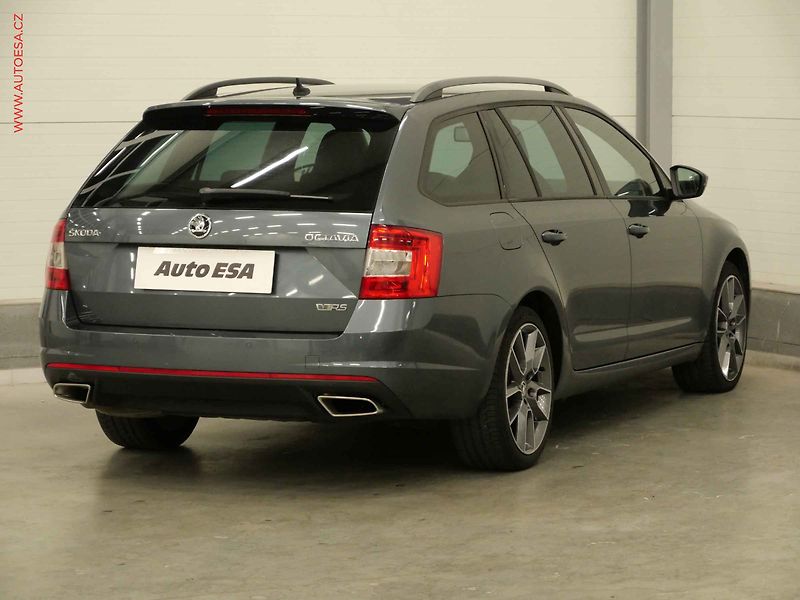 Škoda Octavia (2015) 2.0TDi, RS, DSG, xenon - fotka 4 z 23