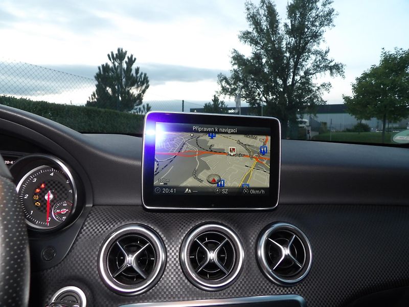 Mercedes-Benz Třídy A (2016) 200 d w176 - fotka 10 z 18
