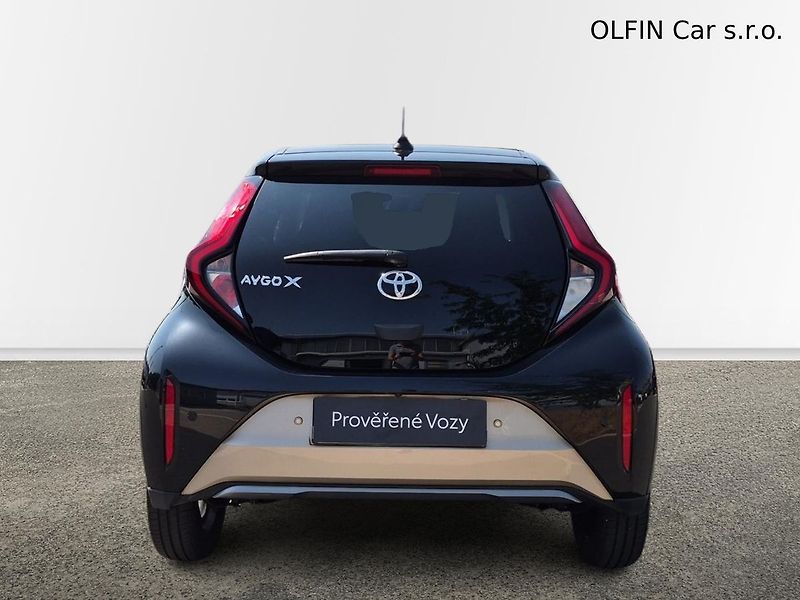 Toyota Aygo Executive Smart JBL 1,0 CVT - fotka 8 z 25